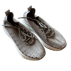 OTBT‎ Womens Alstead Comfort Sneaker 6 Perforated Lug Rubber Outsole Gray Beige